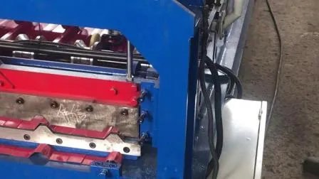 Máquina formadora de tejas para techos y otros